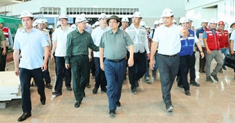 Thủ tướng Phạm Minh Chính kiểm tra chất lượng, tiến độ thi công sân bay Long Thành