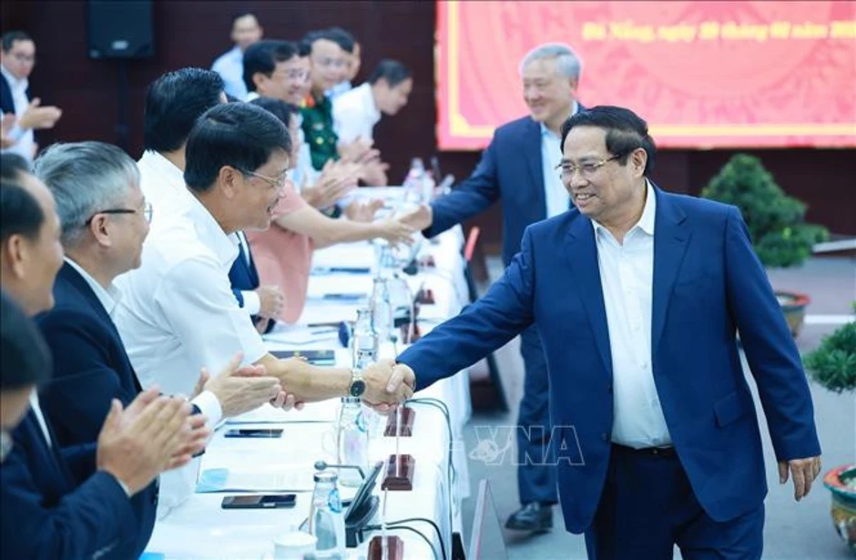 Thủ tướng Phạm Minh Chính làm việc với Ban Thường vụ Thành ủy Đà Nẵng Thủ tướng Phạm Minh Chính làm việc với Ban Thường vụ Thành ủy Đà Nẵng