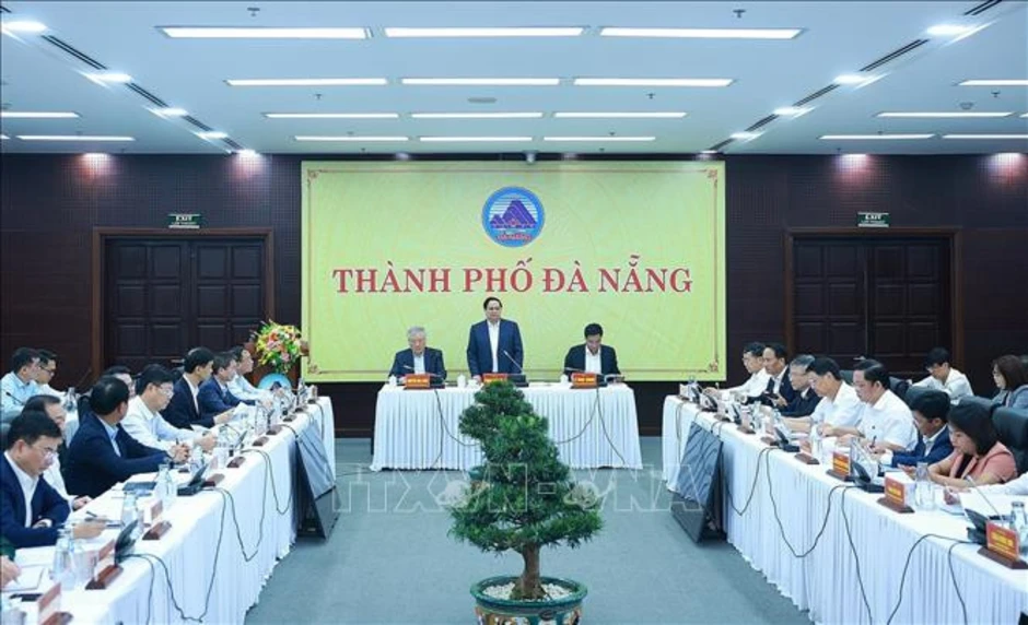 Thủ tướng Phạm Minh Chính làm việc với Ban Thường vụ Thành ủy Đà Nẵng Thủ tướng Phạm Minh Chính làm việc với Ban Thường vụ Thành ủy Đà Nẵng
