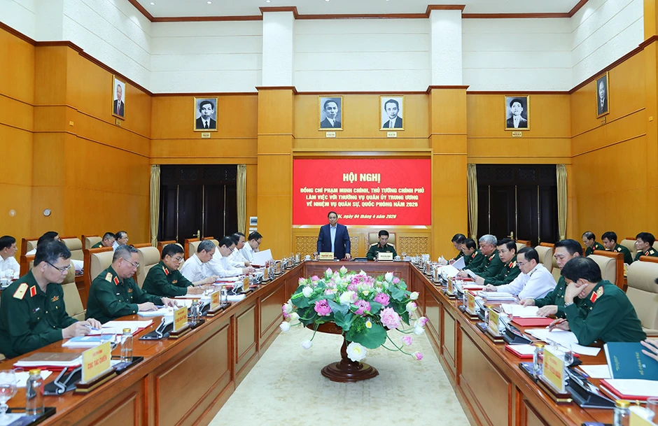 Thủ tướng Phạm Minh Chính làm việc với Thường vụ Quân ủy Trung ương Thủ tướng Phạm Minh Chính làm việc với Thường vụ Quân ủy Trung ương