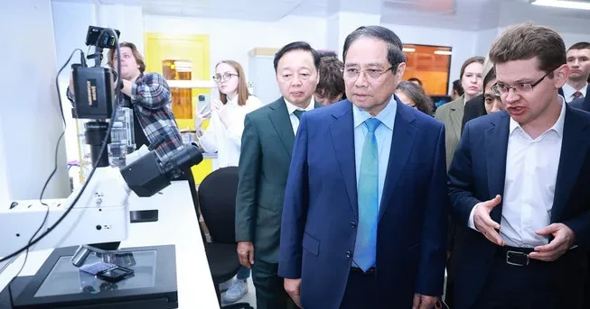 Thủ tướng Phạm Minh Chính thăm đại học hàng đầu của Liên bang Nga Thủ tướng Phạm Minh Chính thăm đại học hàng đầu của Liên bang Nga