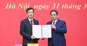 Thủ tướng Phạm Minh Chính trao quyết định bổ nhiệm cho ông Bùi Thế Duy