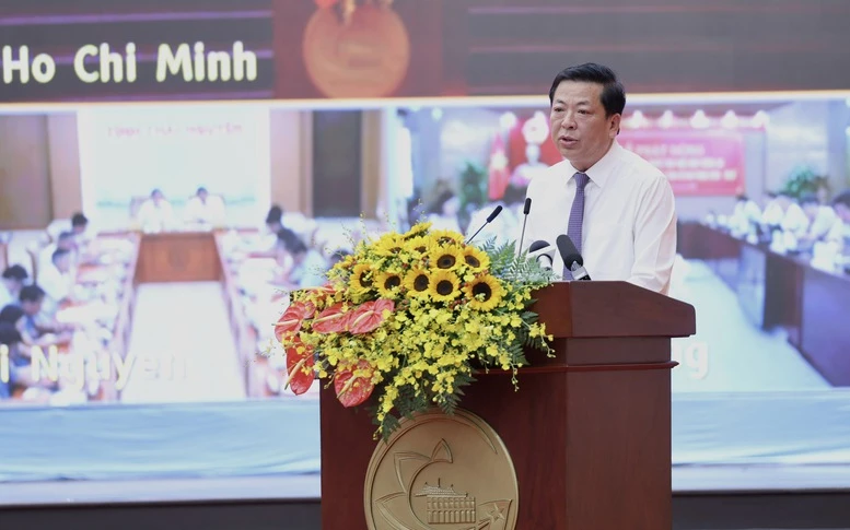 Thủ tướng phát động Phong trào thi đua quyết tâm thực hiện thắng lợi mục tiêu tăng trưởng bền vững “2 con số” Thủ tướng phát động Phong trào thi đua quyết tâm thực hiện thắng lợi mục tiêu tăng trưởng bền vững “2 con số”