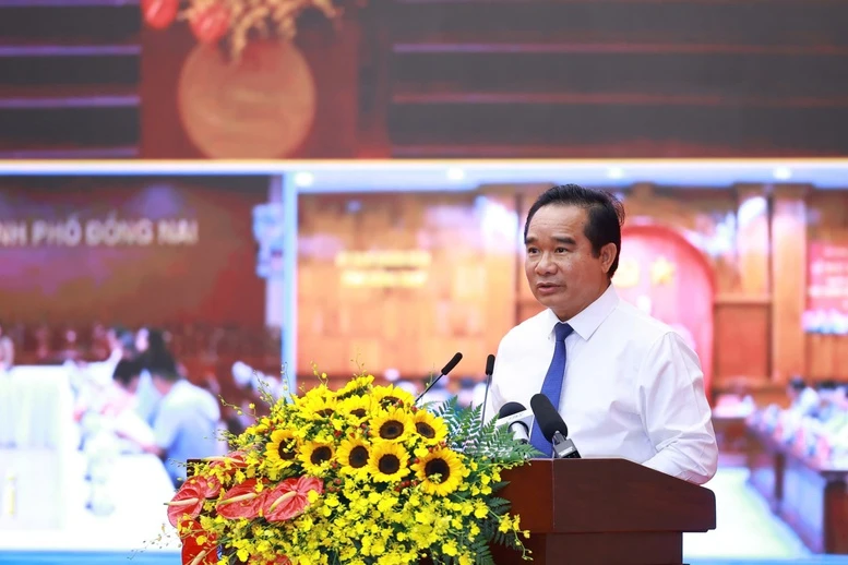 Thủ tướng phát động Phong trào thi đua quyết tâm thực hiện thắng lợi mục tiêu tăng trưởng bền vững “2 con số” Thủ tướng phát động Phong trào thi đua quyết tâm thực hiện thắng lợi mục tiêu tăng trưởng bền vững “2 con số”