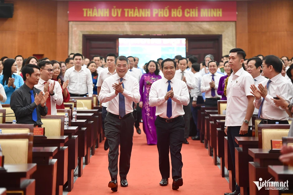 Thủ tướng phát động thi đua tăng trưởng bền vững 2 con số Thủ tướng phát động thi đua tăng trưởng bền vững 2 con số