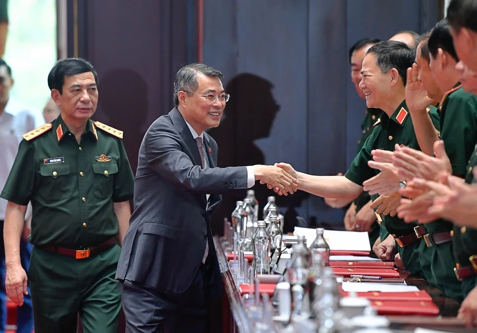 Thủ tướng: Phát triển công nghiệp quốc phòng tự chủ, lưỡng dụng và hiện đại Thủ tướng: Phát triển công nghiệp quốc phòng tự chủ, lưỡng dụng và hiện đại
