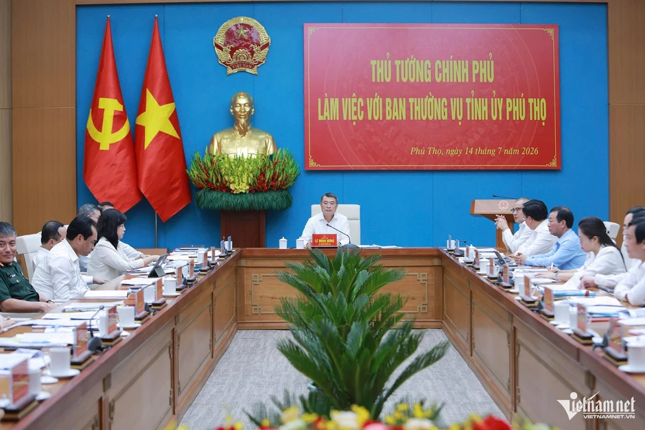 Thủ tướng: Phú Thọ không thể tiếp tục dựa vào nhân công giá rẻ để thu hút đầu tư Thủ tướng: Phú Thọ không thể tiếp tục dựa vào nhân công giá rẻ để thu hút đầu tư