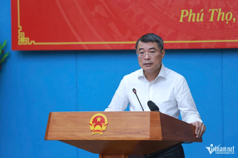 Thủ tướng: Phú Thọ không thể tiếp tục dựa vào nhân công giá rẻ để thu hút đầu tư Thủ tướng: Phú Thọ không thể tiếp tục dựa vào nhân công giá rẻ để thu hút đầu tư
