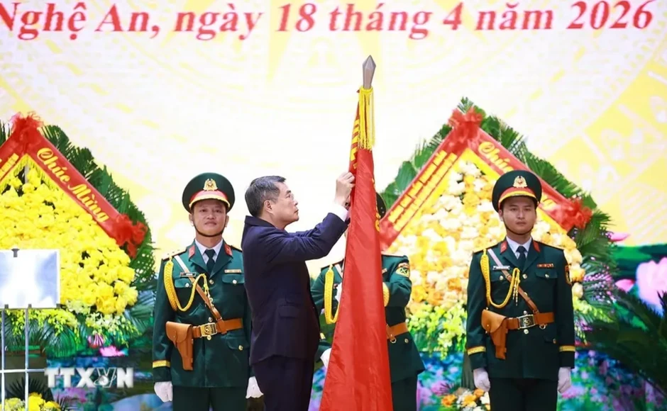 Thủ tướng: Quân khu 4 viết tiếp trang sử hào hùng, bảo vệ vững chắc đất nước