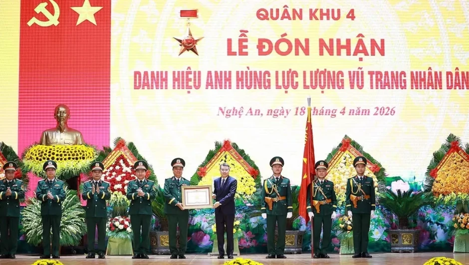 Thủ tướng: Quân khu 4 viết tiếp trang sử hào hùng, bảo vệ vững chắc đất nước