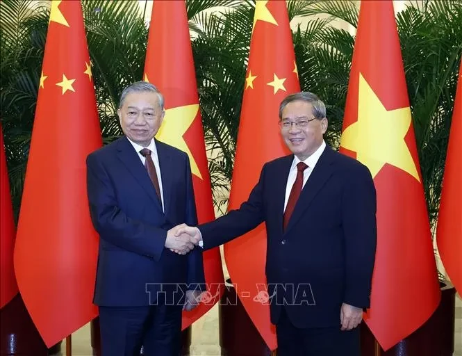 Thủ tướng Quốc vụ viện Lý Cường: Ủng hộ Việt Nam tham gia chuỗi hoạt động "Chia sẻ thị trường lớn - Xuất khẩu Trung Quốc" Thủ tướng Quốc vụ viện Lý Cường: Ủng hộ Việt Nam tham gia chuỗi hoạt động "Chia sẻ thị trường lớn - Xuất khẩu Trung Quốc"