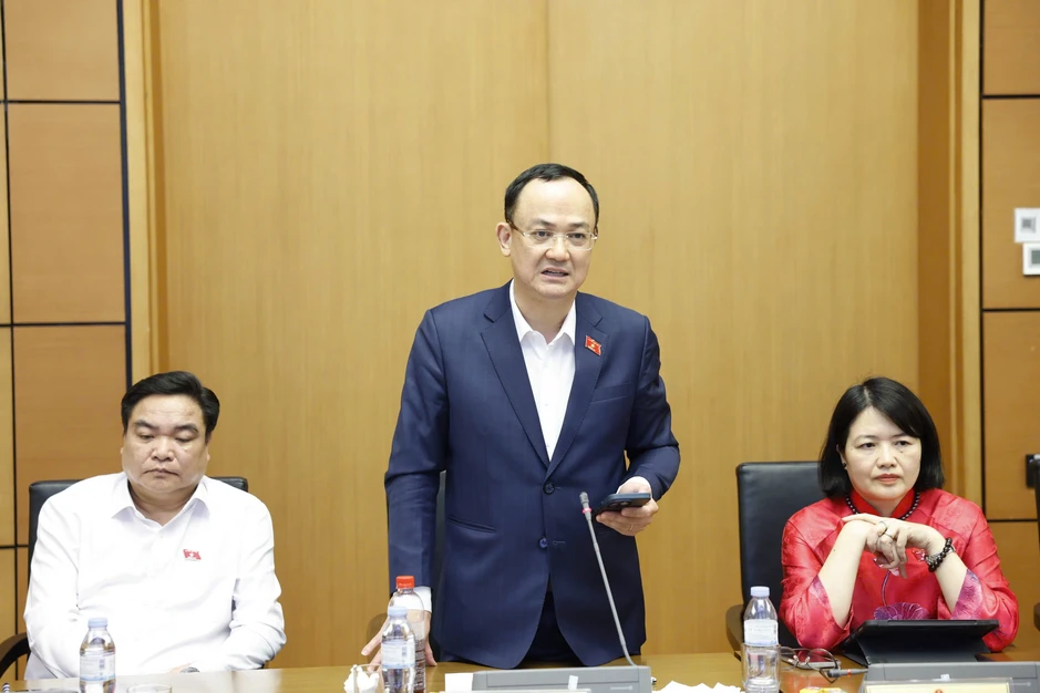Thủ tướng: "Chắc chắn phải nâng ngưỡng chịu thuế, dự kiến mức 1 tỷ đồng" Thủ tướng: "Chắc chắn phải nâng ngưỡng chịu thuế, dự kiến mức 1 tỷ đồng"