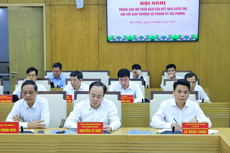 Thủ tướng: "Lương cán bộ không thể cào bằng, kể cả phụ cấp" Thủ tướng: "Lương cán bộ không thể cào bằng, kể cả phụ cấp"