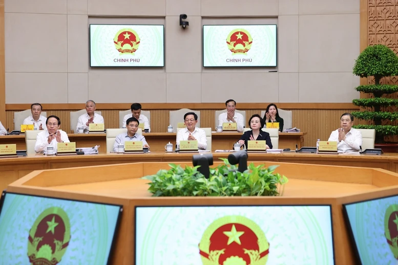 Thủ tướng: Quyết liệt, cố gắng để đảm bảo mục tiêu tăng trưởng hai con số Thủ tướng: Quyết liệt, cố gắng để đảm bảo mục tiêu tăng trưởng hai con số