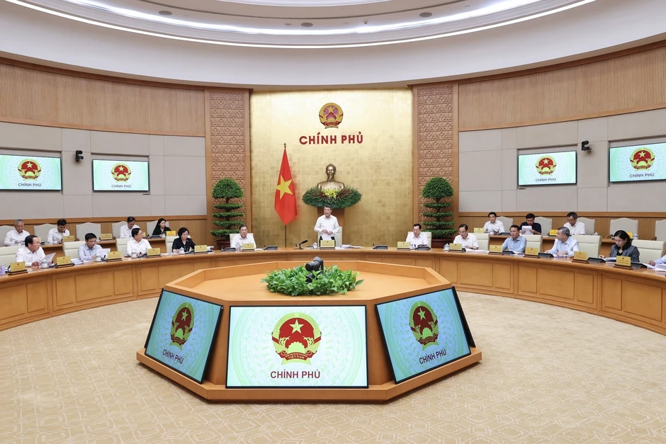 Thủ tướng: Tạm thời giữ ổn định giá dịch vụ y tế, giáo dục nếu cần thiết Thủ tướng: Tạm thời giữ ổn định giá dịch vụ y tế, giáo dục nếu cần thiết
