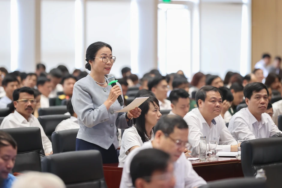 Thủ tướng: Tạo môi trường kinh doanh minh bạch, giảm chi phí cho người dân Thủ tướng: Tạo môi trường kinh doanh minh bạch, giảm chi phí cho người dân