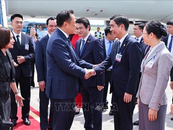 Thủ tướng Thái Lan đến Hà Nội, bắt đầu thăm chính thức Việt Nam và dự AFF 2026 Thủ tướng Thái Lan đến Hà Nội, bắt đầu thăm chính thức Việt Nam và dự AFF 2026