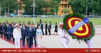 Thủ tướng Thái Lan vào Lăng viếng Chủ tịch Hồ Chí Minh