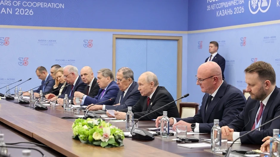 Thủ tướng tham dự phiên ăn trưa làm việc do Tổng thống Nga Putin chủ trì Thủ tướng tham dự phiên ăn trưa làm việc do Tổng thống Nga Putin chủ trì
