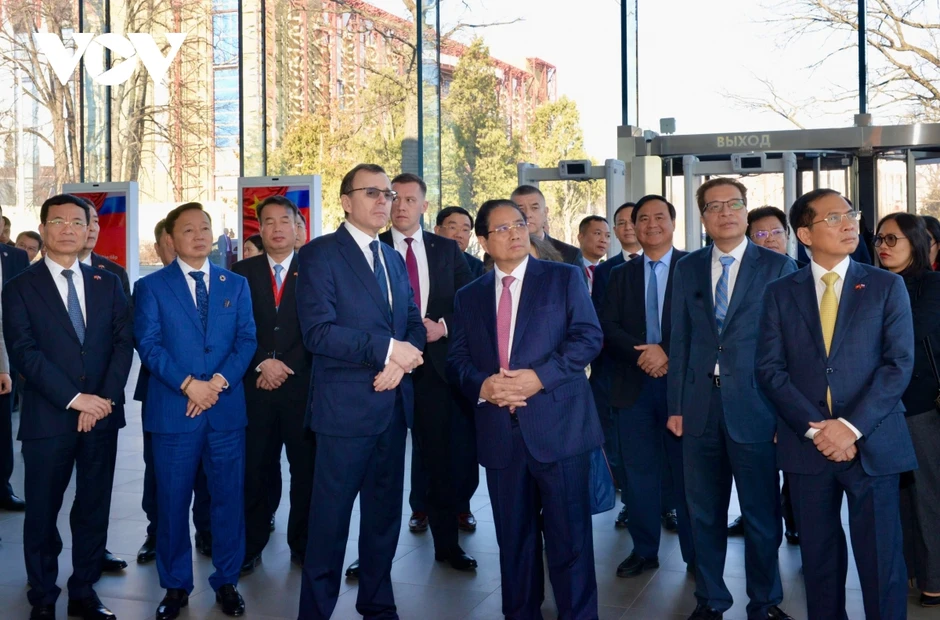 Thủ tướng thăm khu triển lãm hạt nhân và hệ thống tàu điện ngầm tại Nga Thủ tướng thăm khu triển lãm hạt nhân và hệ thống tàu điện ngầm tại Nga