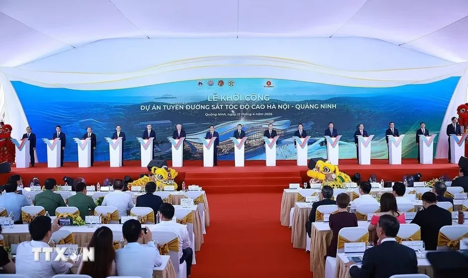 Thủ tướng thực hiện nghi thức khởi công tuyến đường sắt tốc độ cao liên vùng đầu tiên của Việt Nam