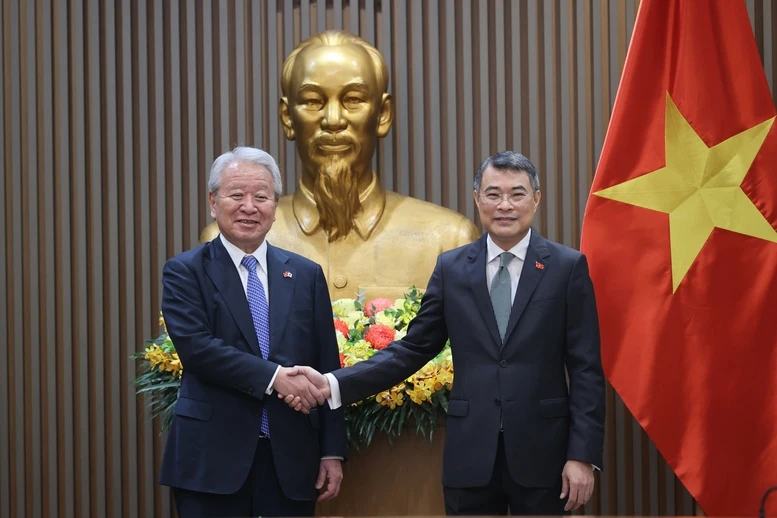 Thủ tướng tiếp Chủ tịch JICA: Thúc đẩy những dự án biểu tượng trong quan hệ Việt - Nhật Thủ tướng tiếp Chủ tịch JICA: Thúc đẩy những dự án biểu tượng trong quan hệ Việt - Nhật
