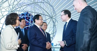 Thủ tướng tìm hiểu phát triển năng lượng hạt nhân và tàu điện ngầm của Nga