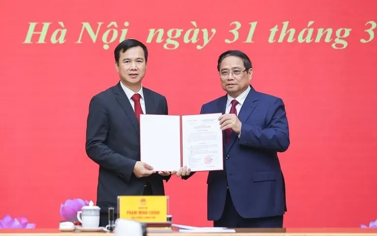 Thủ tướng trao quyết định bổ nhiệm Giám đốc Đại học Quốc gia Hà Nội Thủ tướng trao quyết định bổ nhiệm Giám đốc Đại học Quốc gia Hà Nội