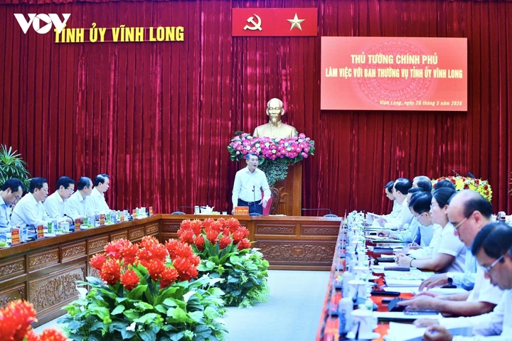 Thủ tướng: Vĩnh Long phải xác lập mô hình tăng trưởng mới để đạt mục tiêu '2 con số'