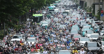 Thủ tướng: Xử lý vi phạm giao thông 'không có vùng cấm, không có ngoại lệ'