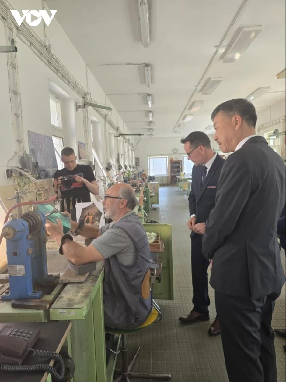 Thúc đẩy hợp tác địa phương và giao lưu văn hóa Việt Nam - Séc Thúc đẩy hợp tác địa phương và giao lưu văn hóa Việt Nam - Séc
