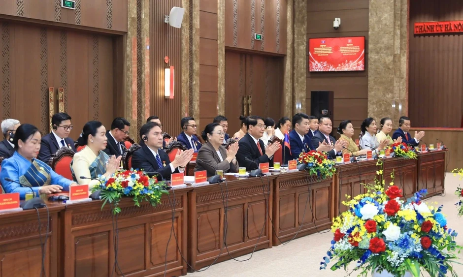 Thúc đẩy hợp tác Hà Nội - Vientiane đi vào chiều sâu Thúc đẩy hợp tác Hà Nội - Vientiane đi vào chiều sâu