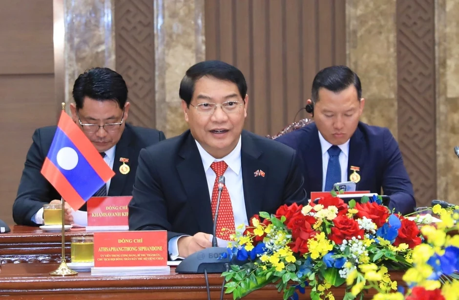 Thúc đẩy hợp tác Hà Nội - Vientiane đi vào chiều sâu Thúc đẩy hợp tác Hà Nội - Vientiane đi vào chiều sâu