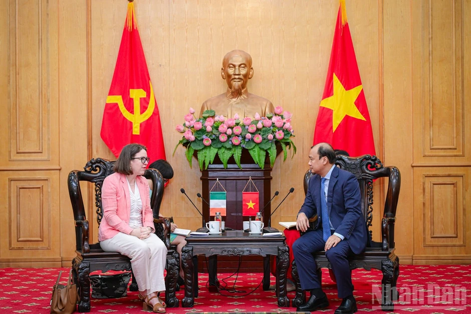 Thúc đẩy hợp tác nghiên cứu, đào tạo, bồi dưỡng nguồn nhân lực giữa Việt Nam-Ireland Thúc đẩy hợp tác nghiên cứu, đào tạo, bồi dưỡng nguồn nhân lực giữa Việt Nam-Ireland