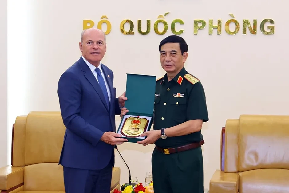 Thúc đẩy hợp tác quốc phòng Việt Nam - Canada Thúc đẩy hợp tác quốc phòng Việt Nam - Canada