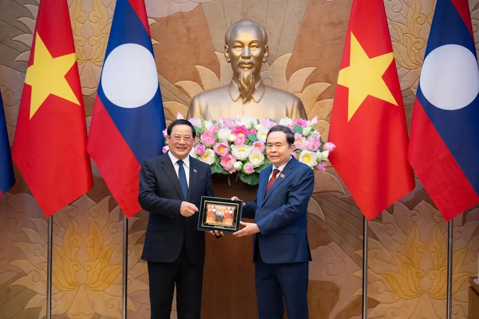 Thúc đẩy hợp tác Việt Nam - Lào trên kênh nghị viện Thúc đẩy hợp tác Việt Nam - Lào trên kênh nghị viện