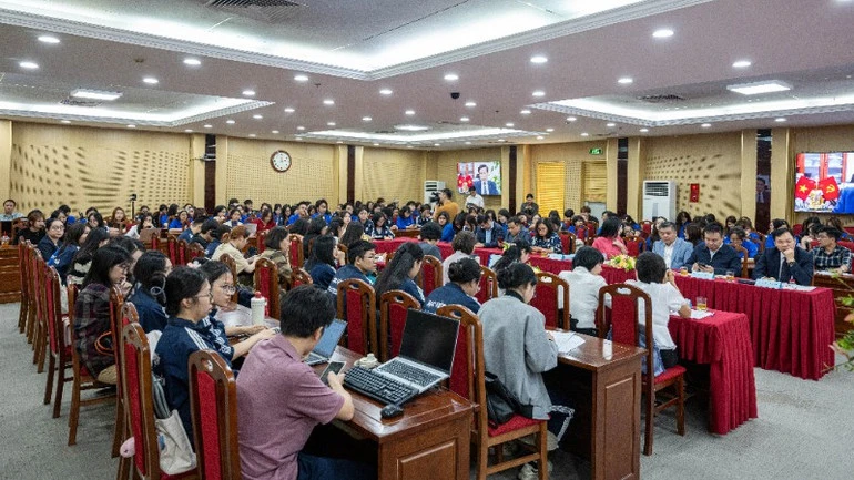 Thúc đẩy trao đổi lý luận, làm sâu sắc mối quan hệ hợp tác Việt Nam-Trung Quốc Thúc đẩy trao đổi lý luận, làm sâu sắc mối quan hệ hợp tác Việt Nam-Trung Quốc