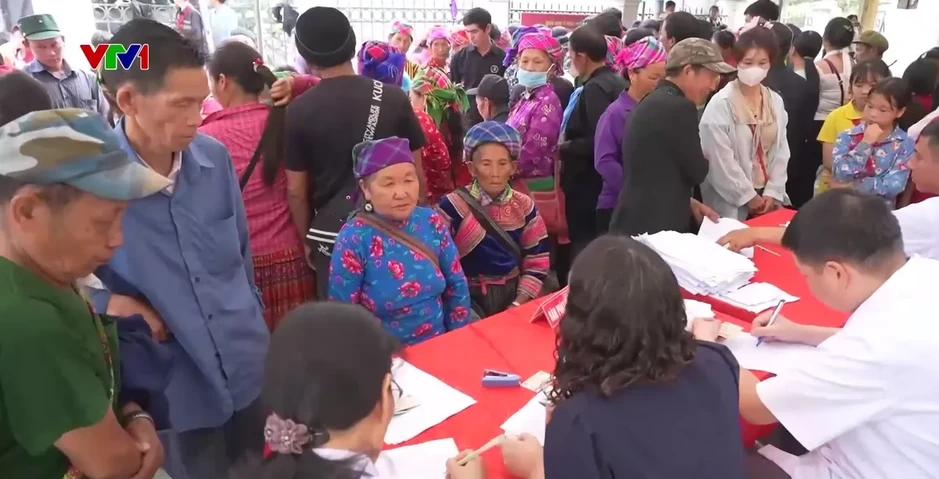 Thực hành triệt để tư tưởng “dân là gốc” Thực hành triệt để tư tưởng “dân là gốc”