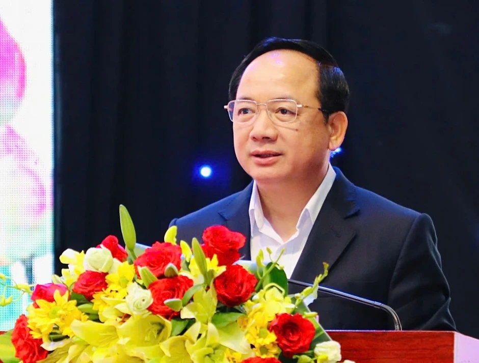 Thực hiện nhất quán quan điểm của Đảng về công tác dân tộc, tôn giáo Thực hiện nhất quán quan điểm của Đảng về công tác dân tộc, tôn giáo