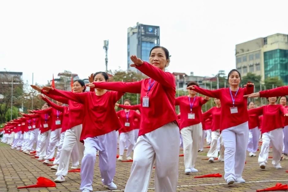 Thực hiện tư tưởng Hồ Chí Minh về an sinh xã hội trong bối cảnh mới Thực hiện tư tưởng Hồ Chí Minh về an sinh xã hội trong bối cảnh mới