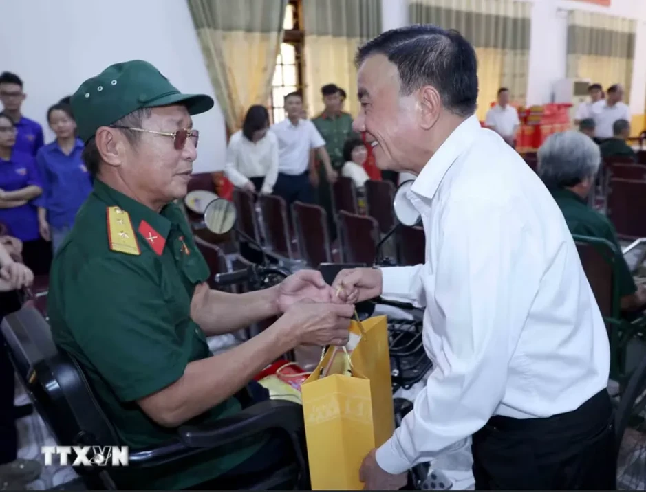 Thường trực Ban Bí thư: Chăm lo người có công là trách nhiệm của cả hệ thống chính trị và toàn xã hội Thường trực Ban Bí thư: Chăm lo người có công là trách nhiệm của cả hệ thống chính trị và toàn xã hội