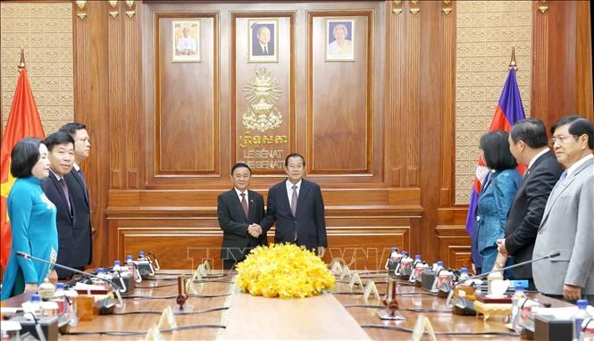 Thường trực Ban Bí thư chào Chủ tịch CPP, Chủ tịch Thượng viện Campuchia Thường trực Ban Bí thư chào Chủ tịch CPP, Chủ tịch Thượng viện Campuchia
