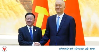 Thường trực Ban Bí thư hội đàm với Chánh Văn phòng TƯ Đảng Cộng sản Trung Quốc