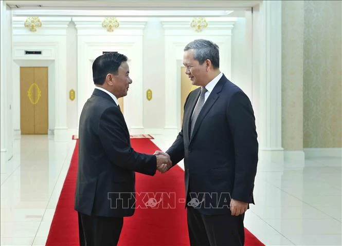 Thường trực Ban Bí thư hội kiến Thủ tướng Campuchia Thường trực Ban Bí thư hội kiến Thủ tướng Campuchia