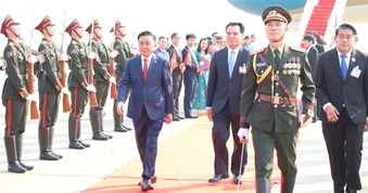 Thường trực Ban Bí thư Trần Cẩm Tú đến thủ đô Viêng Chăn, bắt đầu chuyến thăm chính thức tới Lào