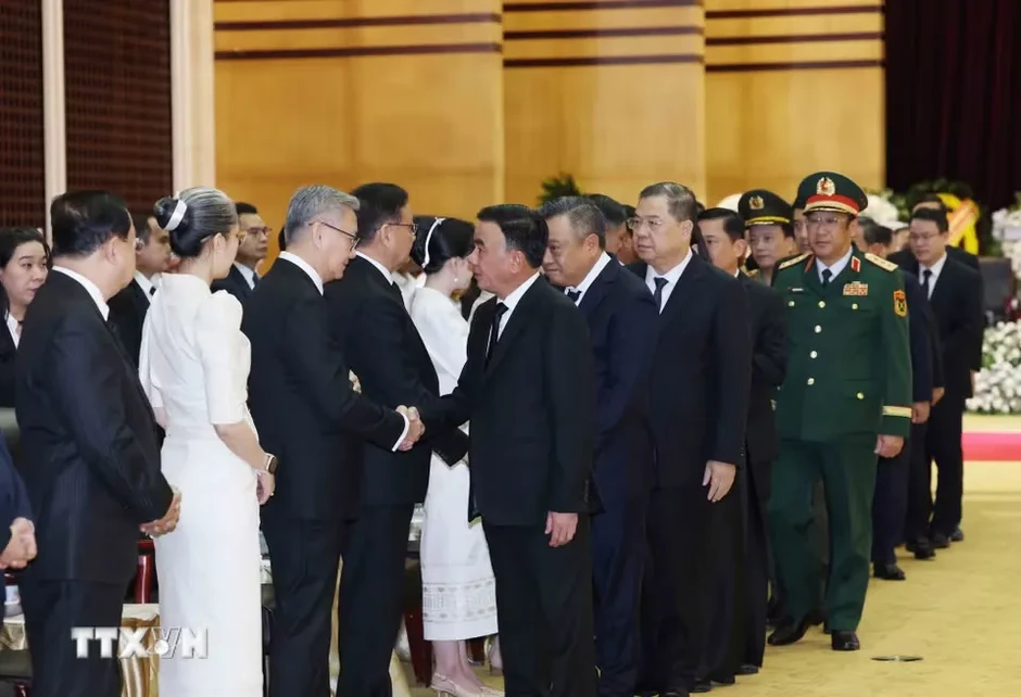 Thường trực Ban Bí thư Trần Cẩm Tú dự Lễ truy điệu đồng chí Saysomphone Phomvihane, Ủy viên Bộ Chính trị, Chủ tịch Quốc hội Lào Thường trực Ban Bí thư Trần Cẩm Tú dự Lễ truy điệu đồng chí Saysomphone Phomvihane, Ủy viên Bộ Chính trị, Chủ tịch Quốc hội Lào