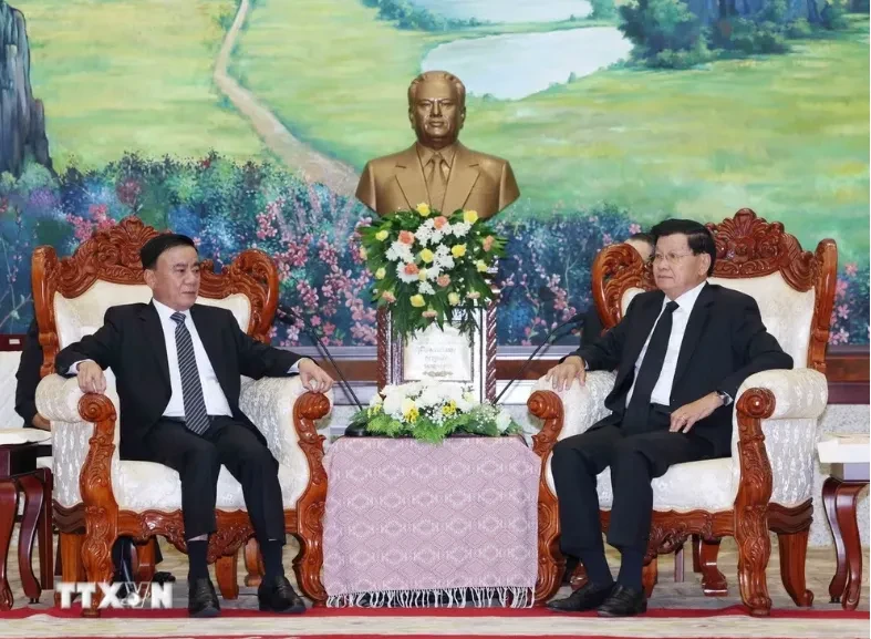 Thường trực Ban Bí thư Trần Cẩm Tú dự Lễ truy điệu đồng chí Saysomphone Phomvihane Thường trực Ban Bí thư Trần Cẩm Tú dự Lễ truy điệu đồng chí Saysomphone Phomvihane