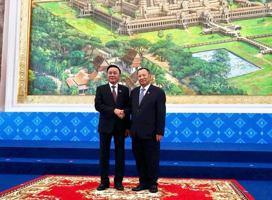 Thường trực Ban Bí thư Trần Cẩm Tú hội đàm với Phó Chủ tịch Đảng Nhân dân Campuchia, Trưởng Ban Thường trực Ban Thường vụ Trung ương Đảng Nhân dân Campuchia Thường trực Ban Bí thư Trần Cẩm Tú hội đàm với Phó Chủ tịch Đảng Nhân dân Campuchia, Trưởng Ban Thường trực Ban Thường vụ Trung ương Đảng Nhân dân Campuchia