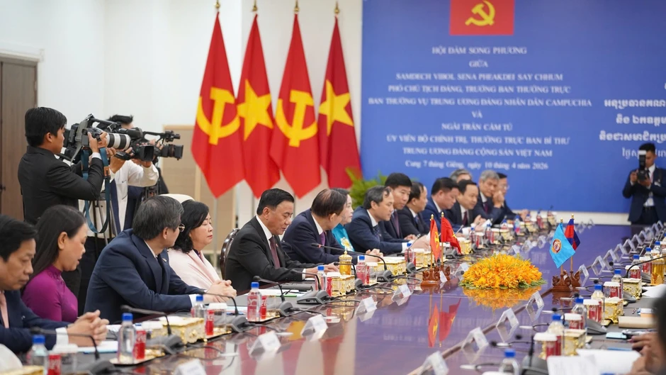 Thường trực Ban Bí thư Trần Cẩm Tú hội đàm với Phó Chủ tịch Đảng Nhân dân Campuchia, Trưởng Ban Thường trực Ban Thường vụ Trung ương Đảng Nhân dân Campuchia Thường trực Ban Bí thư Trần Cẩm Tú hội đàm với Phó Chủ tịch Đảng Nhân dân Campuchia, Trưởng Ban Thường trực Ban Thường vụ Trung ương Đảng Nhân dân Campuchia