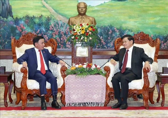Thường trực Ban Bí thư Trần Cẩm Tú hội kiến Chủ tịch nước Lào